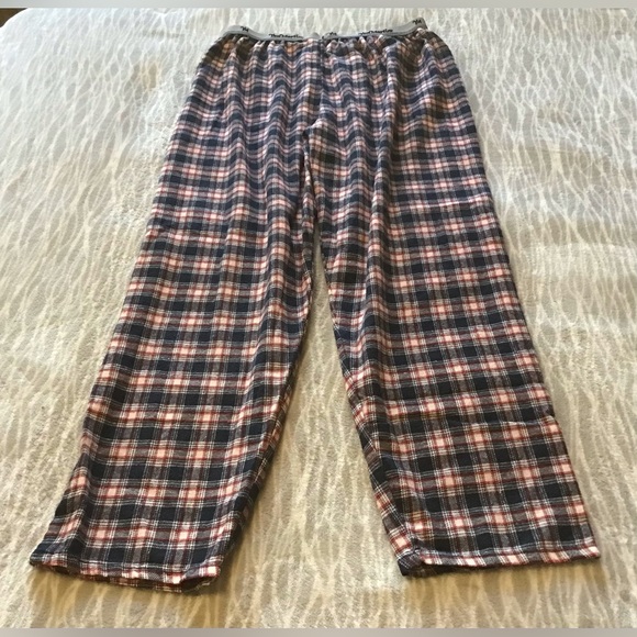 ✨✨ Blue/Red Plaid Flannel Yves Martin PJ Pants ✨✨ - Picture 3 of 4